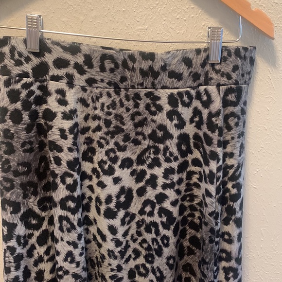I•N•C Studio Skirt Black Gray Animal Print Pull On Women’s Sz Small NWT - Picture 2 of 8
